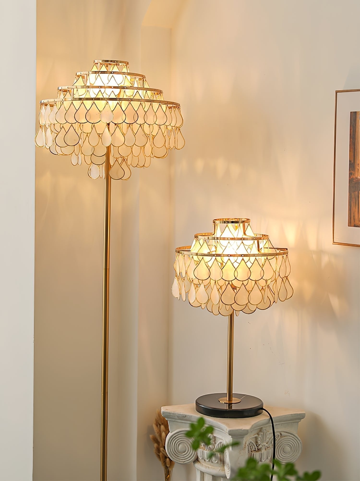 Jacob Luxury  Teardrops  Shell Table Lamp