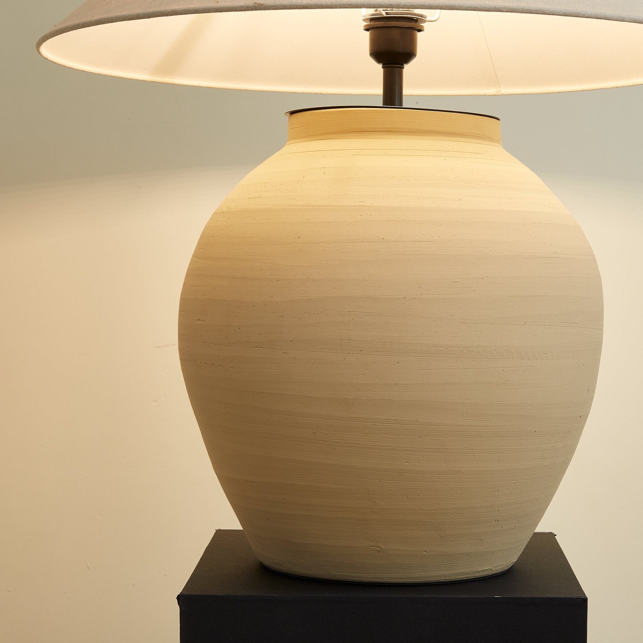 Elise Modern Table Lamp