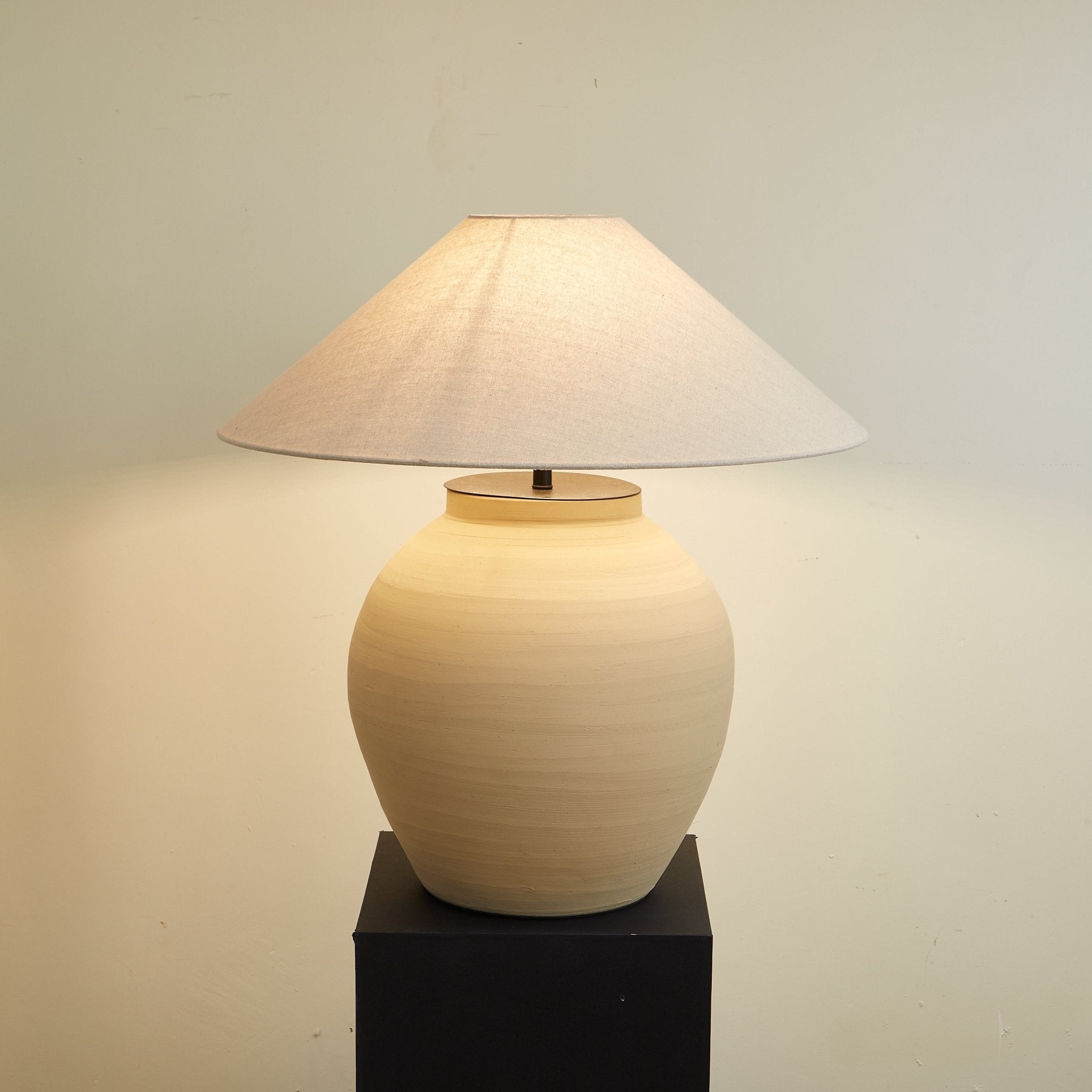 Elise Modern Table Lamp