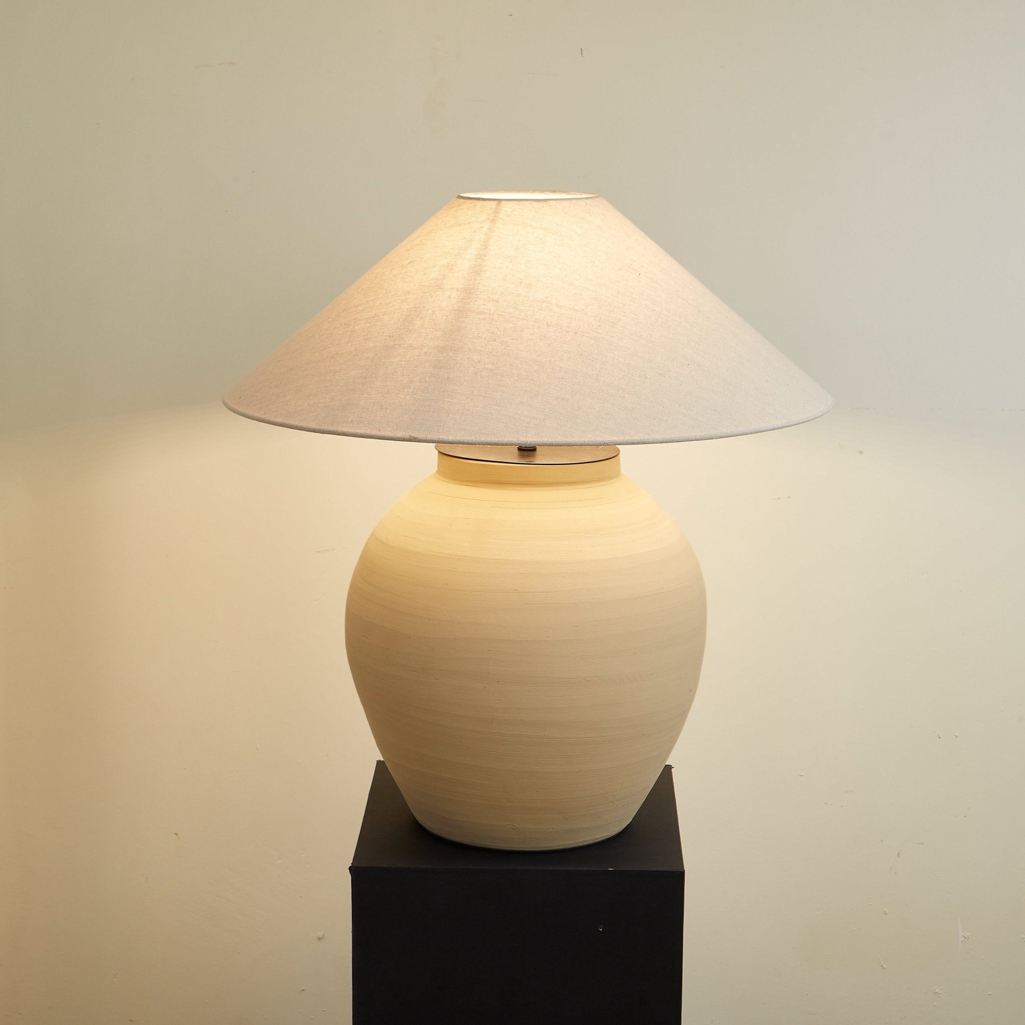 Elise Modern Table Lamp