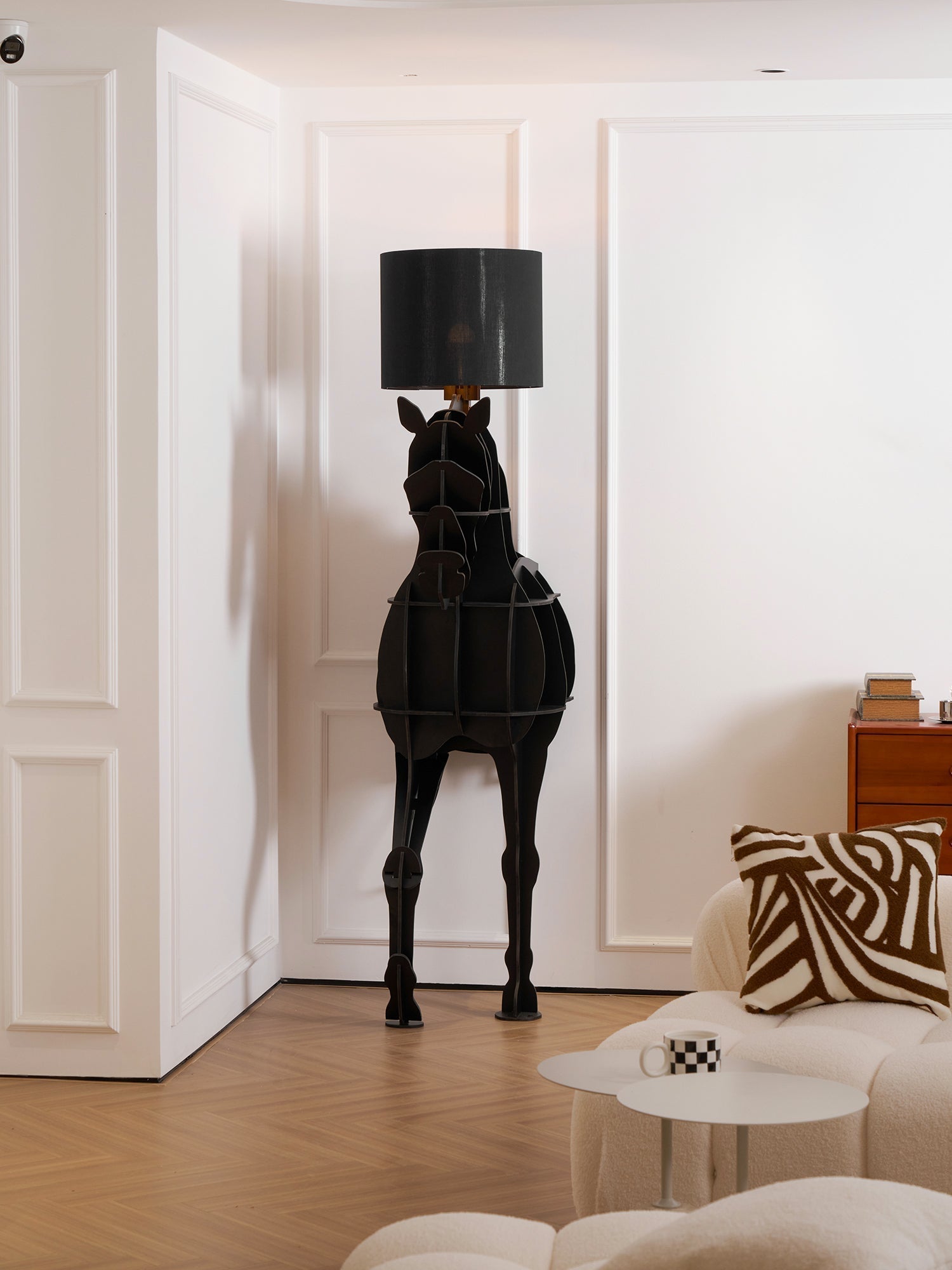 Nrasen Horse-shaped Floor Lamp
