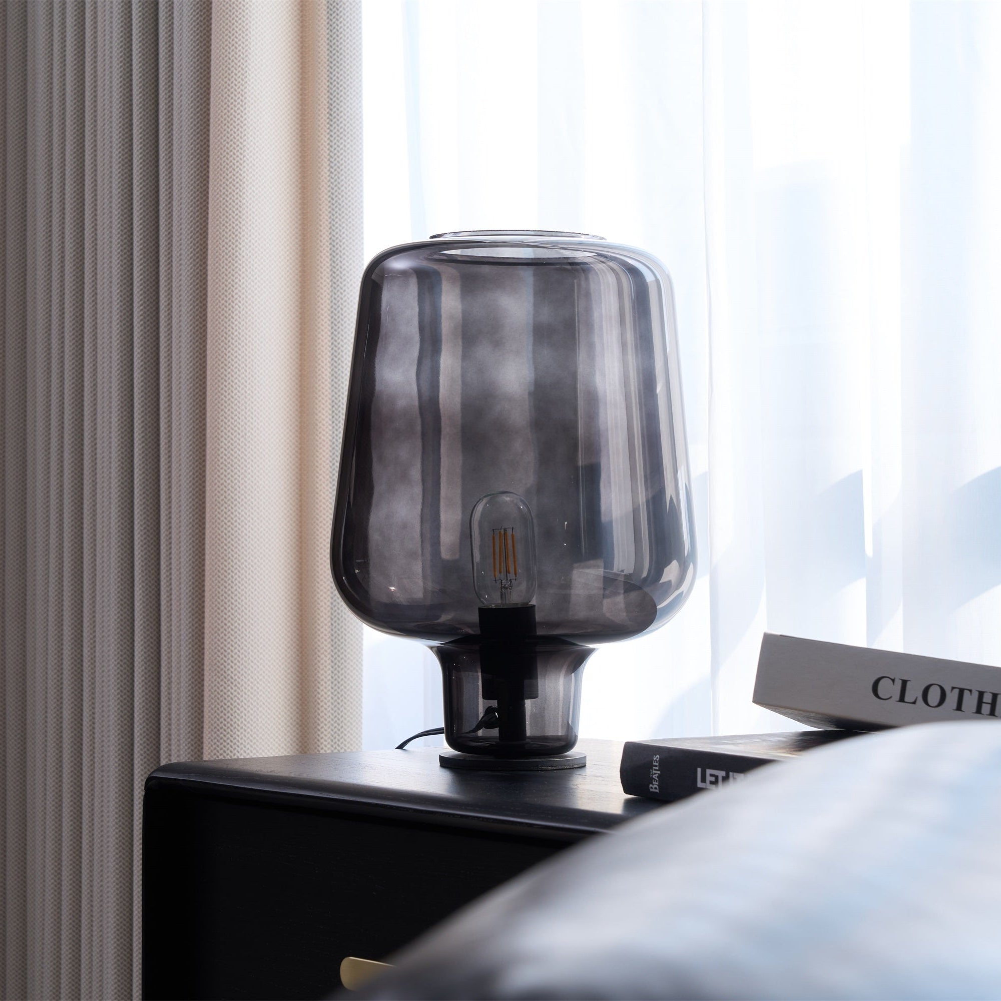 Eanlari Glass Contemporary Table Lamp