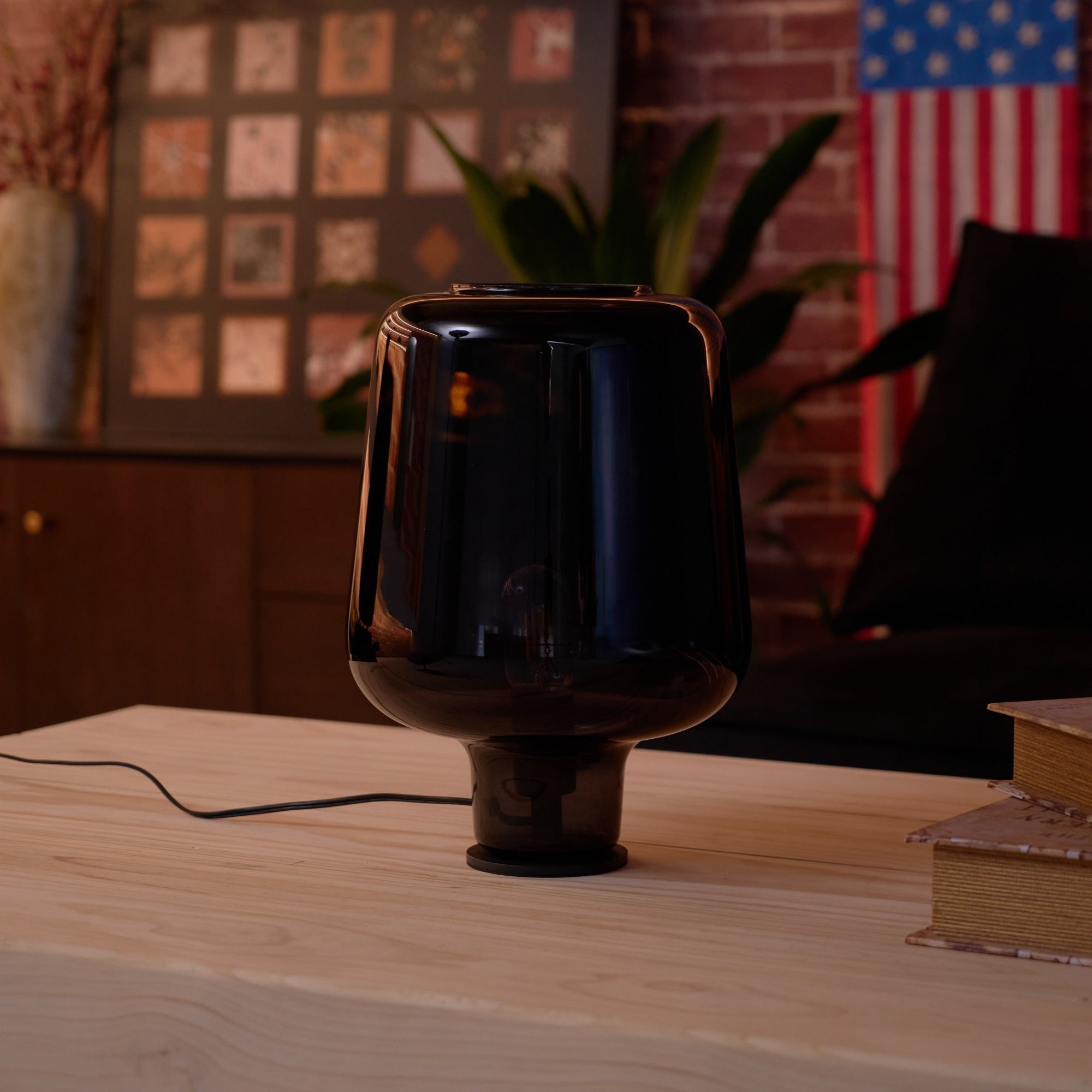 Eanlari Glass Contemporary Table Lamp