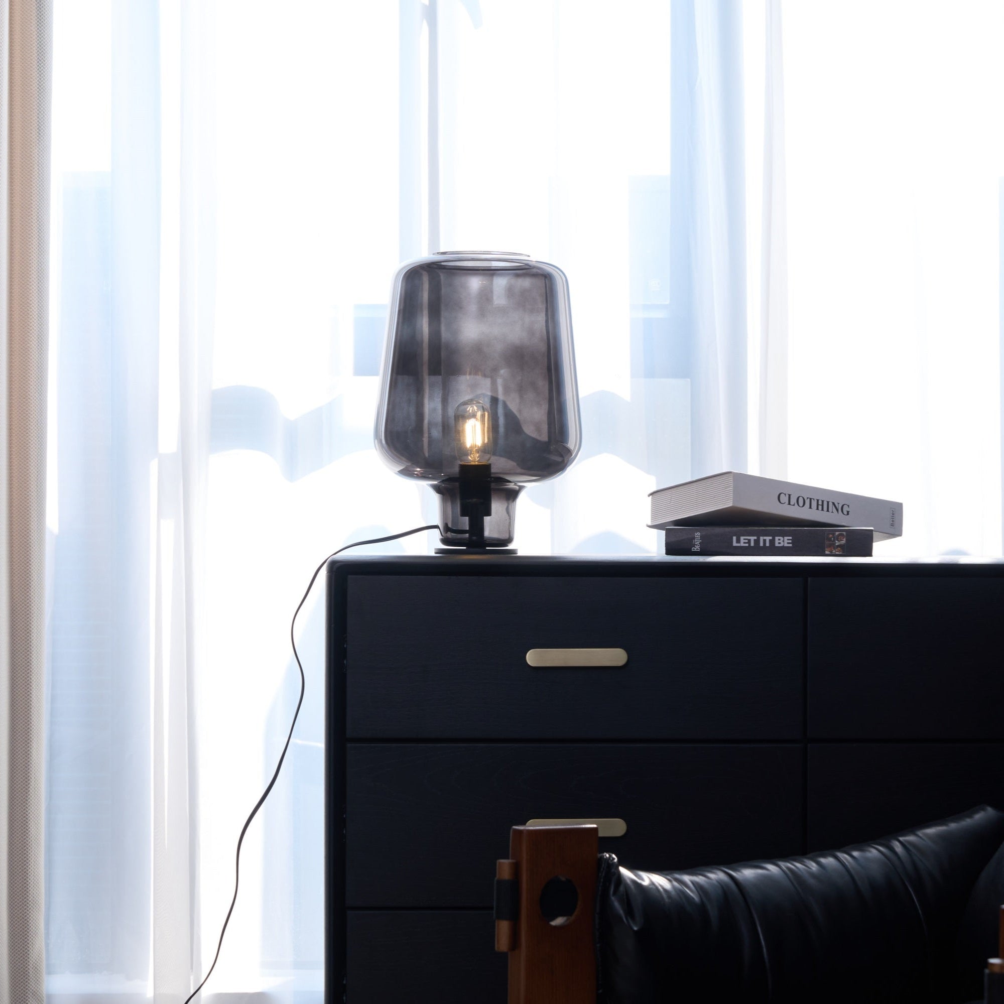 Eanlari Glass Contemporary Table Lamp