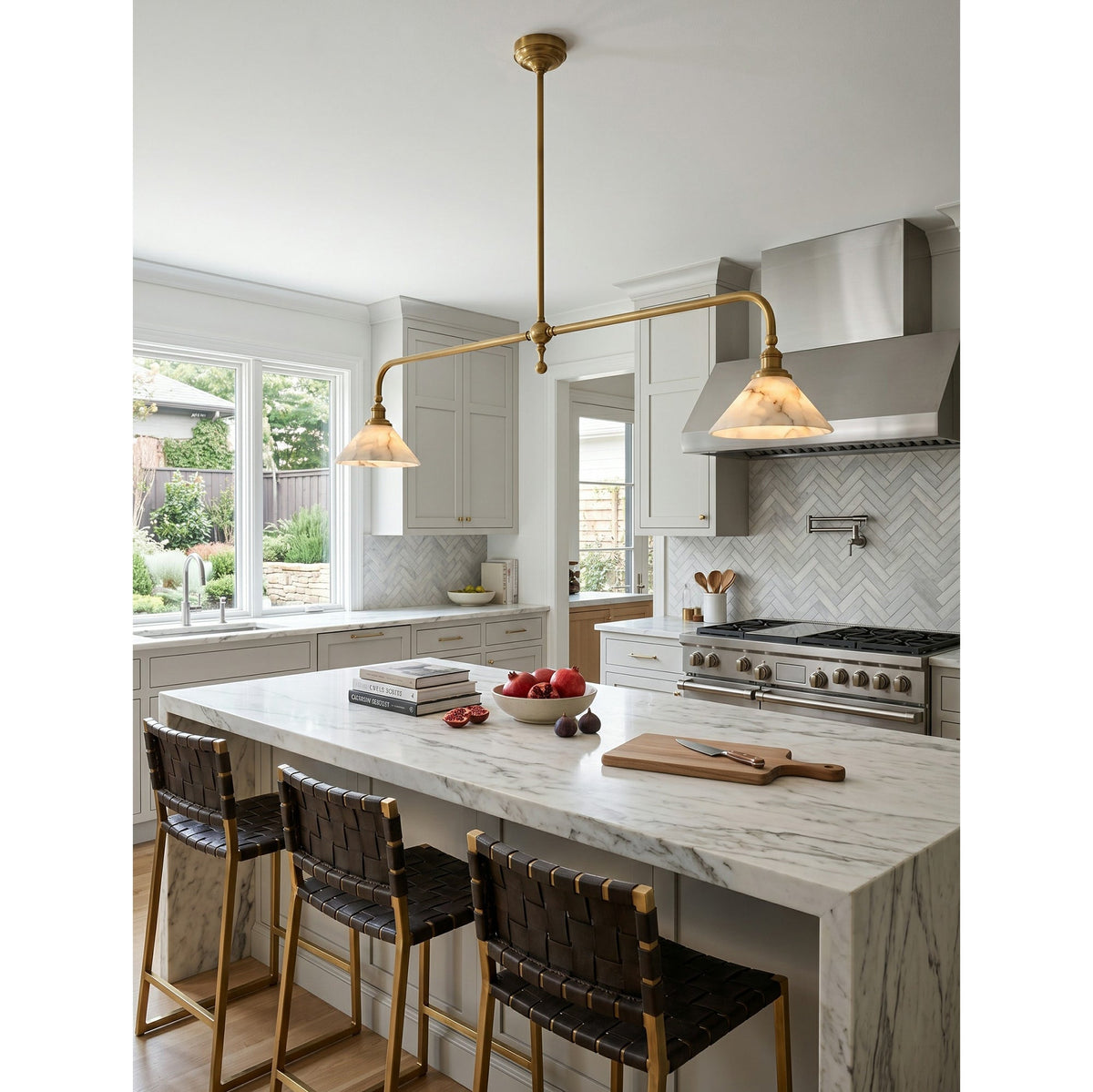 Niveine Alabaster Pendant Light