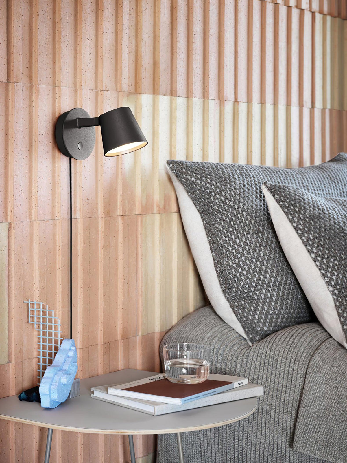 Tirwen Modern Minimalist Plug-In Wall Lamp