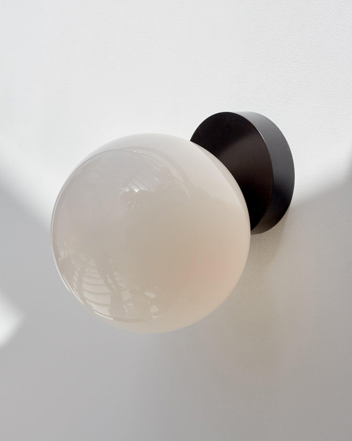 Vivinia Modern Minimalist Wall Lamp