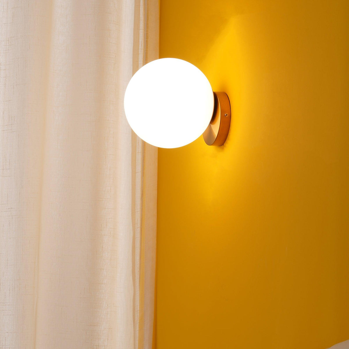 Vivinia Modern Minimalist Wall Lamp