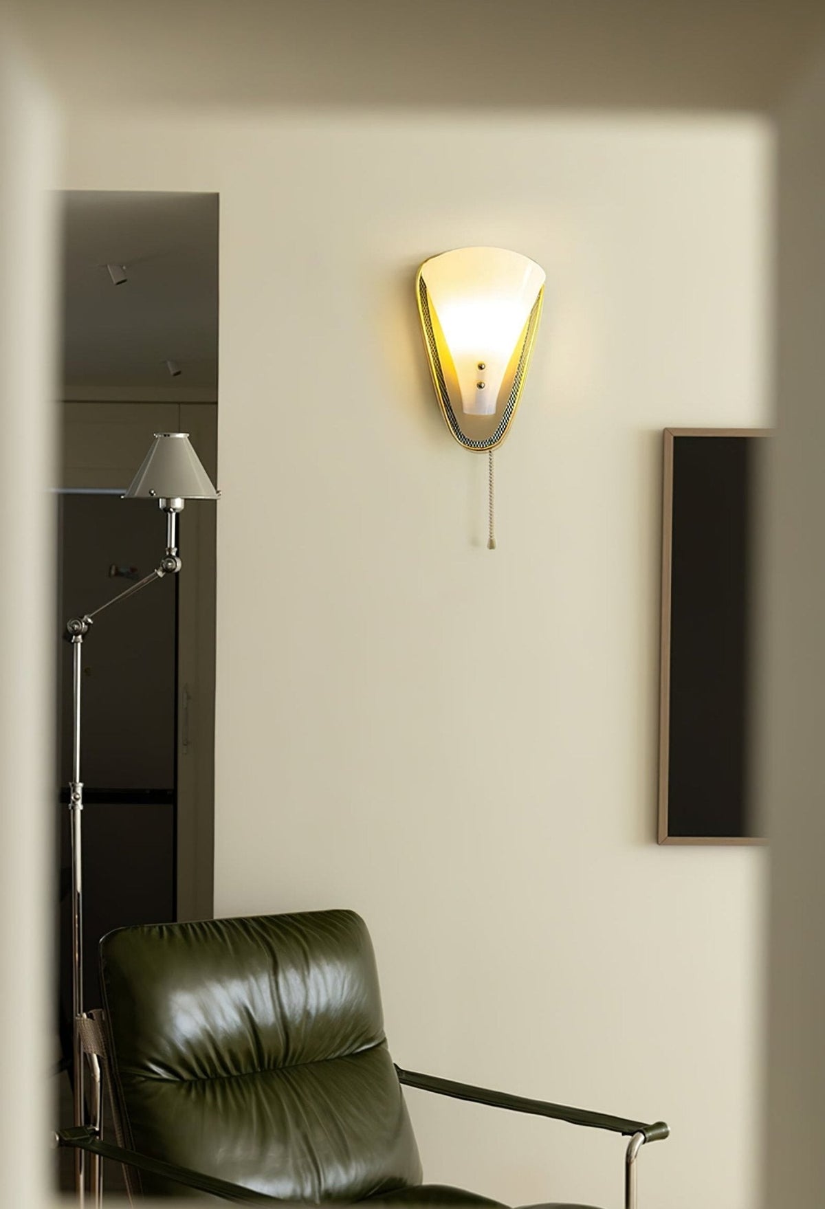 Auremont Triangular Wall Lamp