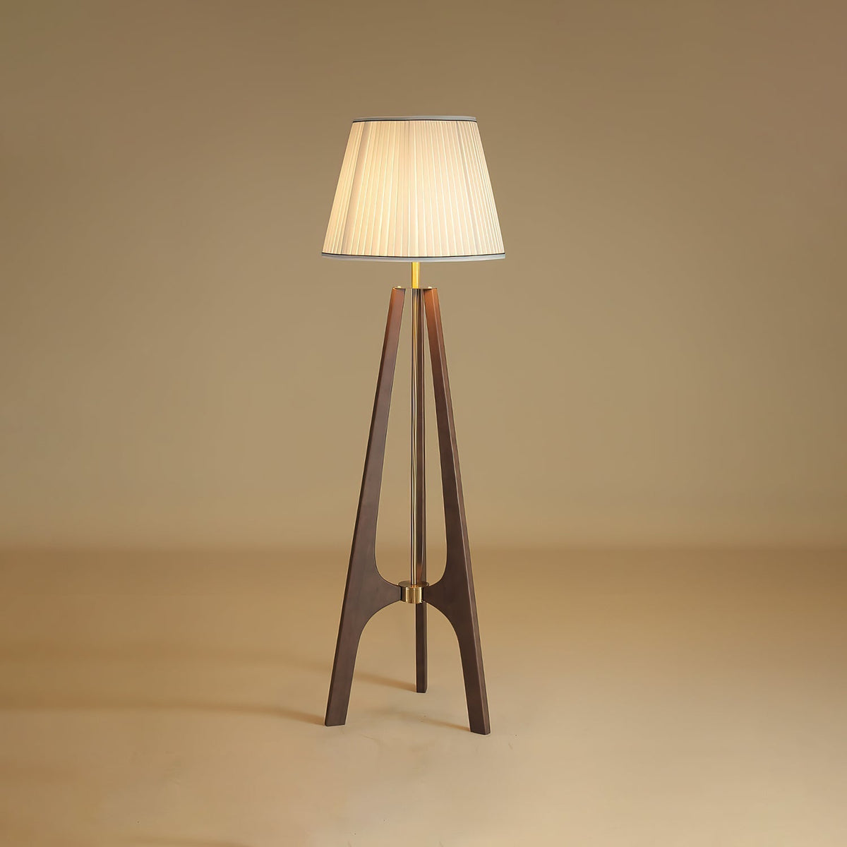 Halvyn Tripod Floor Lamp