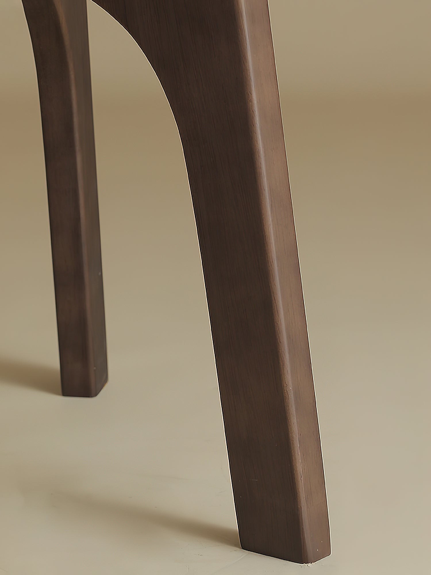 Halvyn Tripod Floor Lamp
