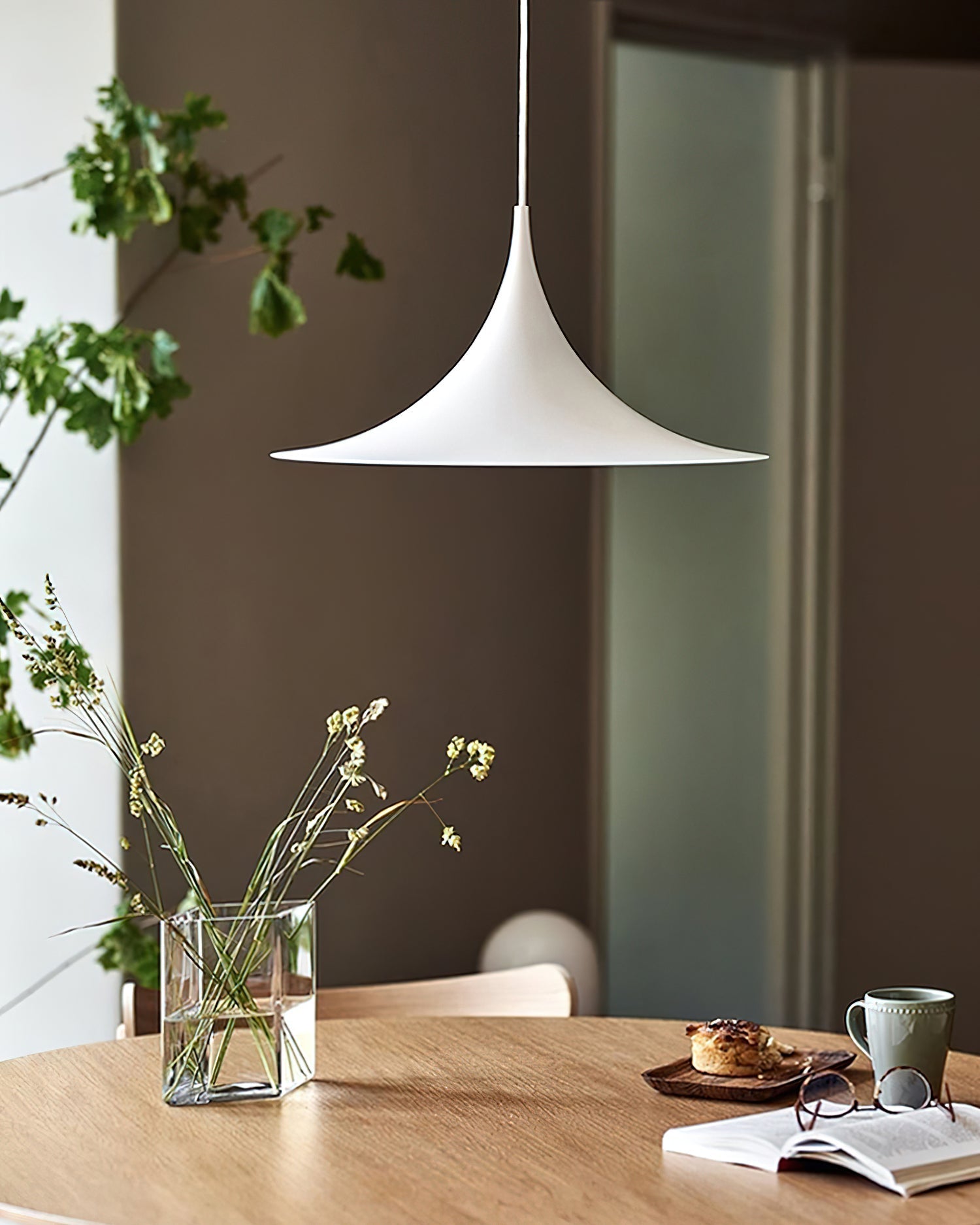 Pendant Lamp Slim Neck and Wide Flare Dining - Neutral Decor