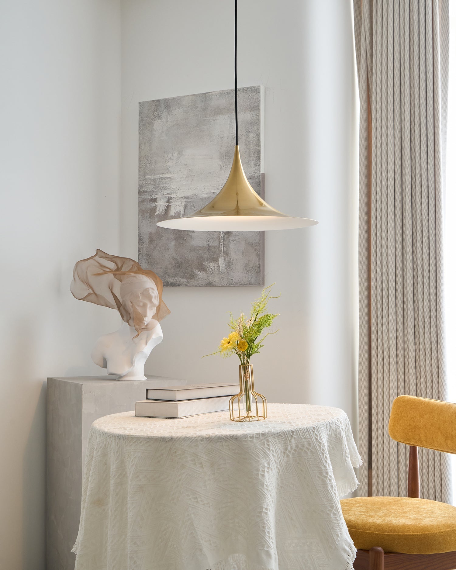 Pendant Lamp Slim Neck and Wide Flare Dining - Neutral Decor