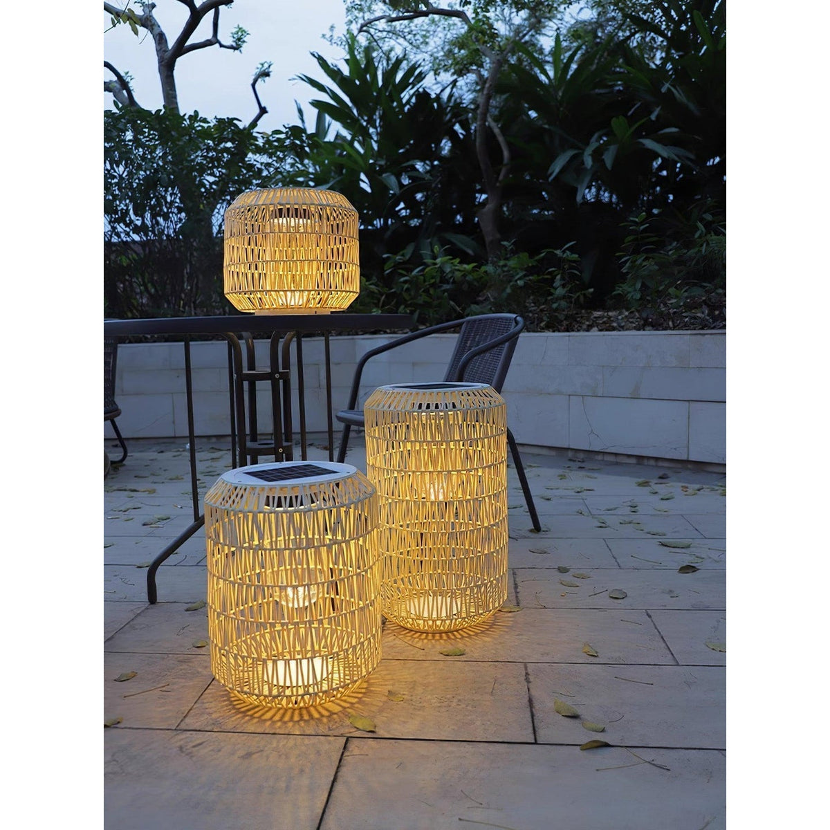 Velaleria Outdoor Light