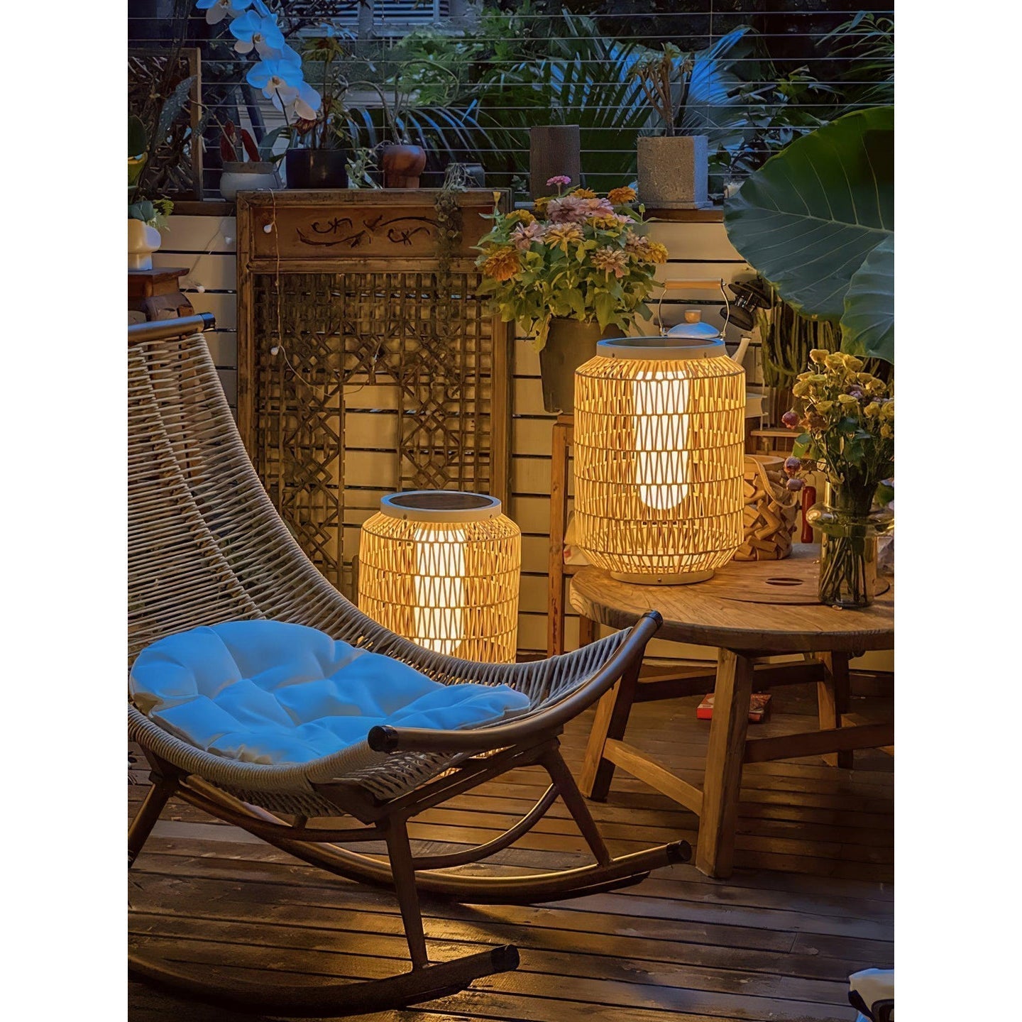 Velaleria Outdoor Light
