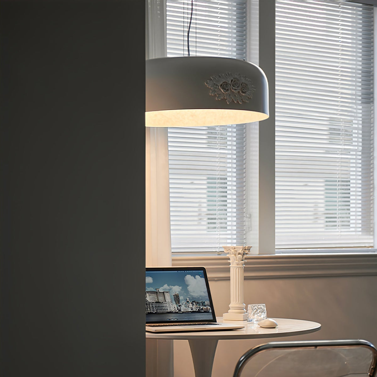 Vilaeos Minimalist Resin Wall Light