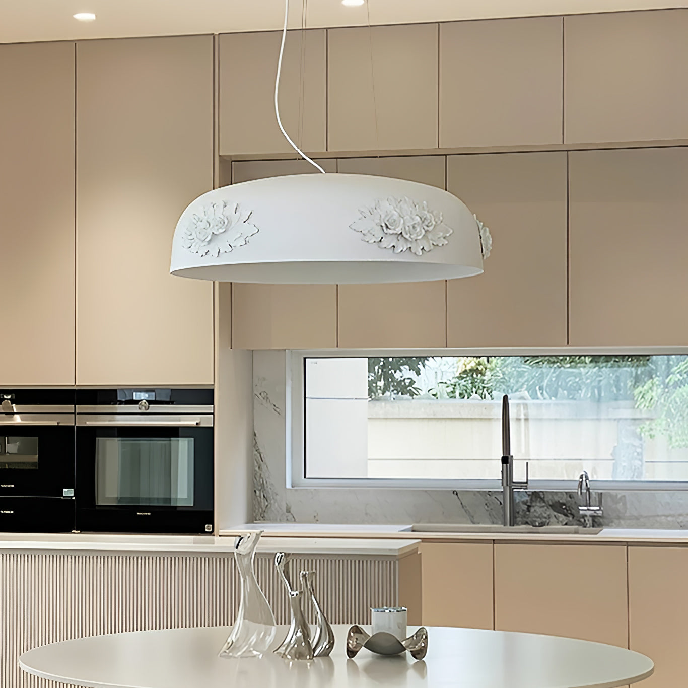 Vilaeos Minimalist Resin Wall Light