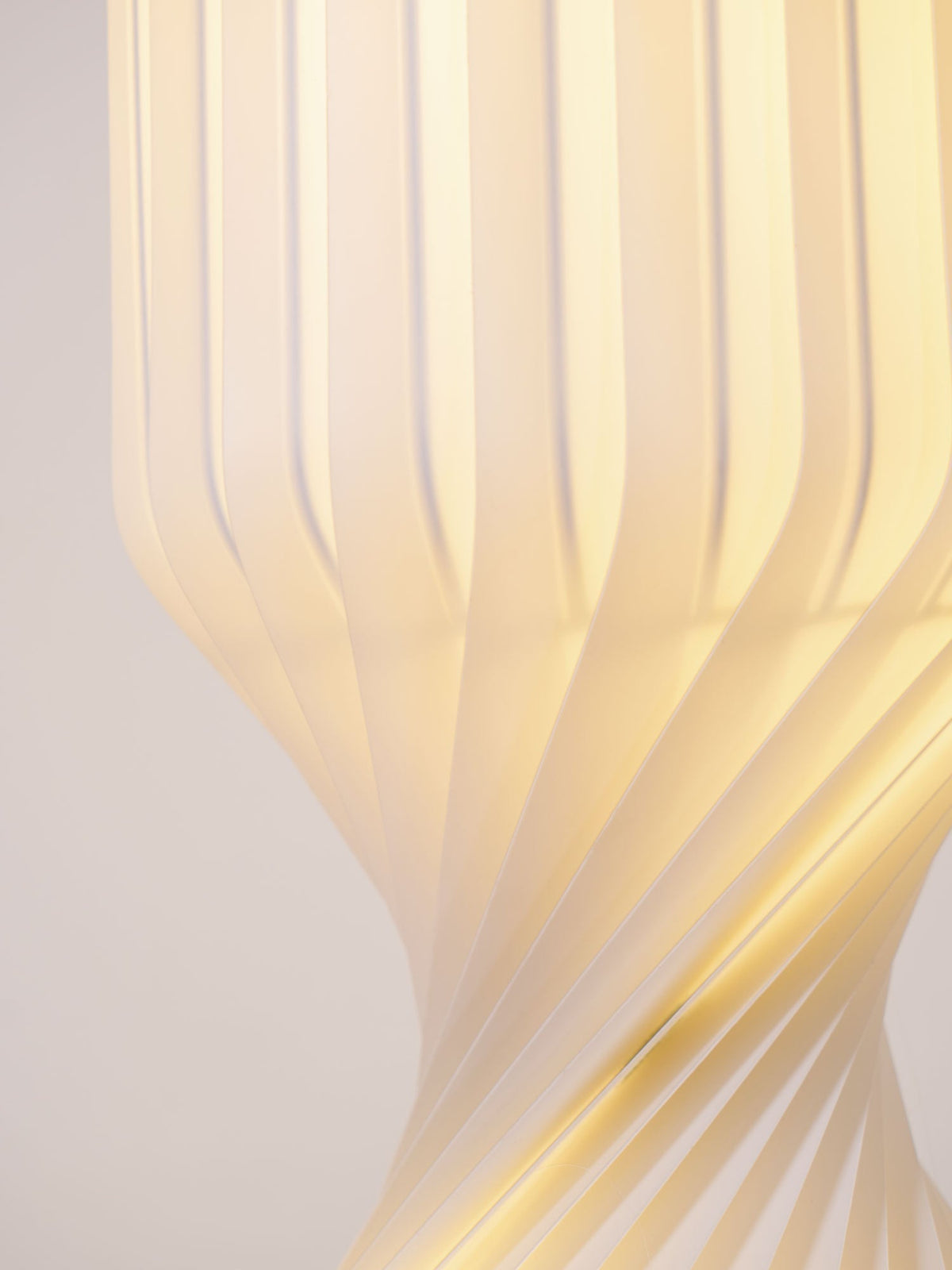 Oraeoril Modern PVC Floor Lamp