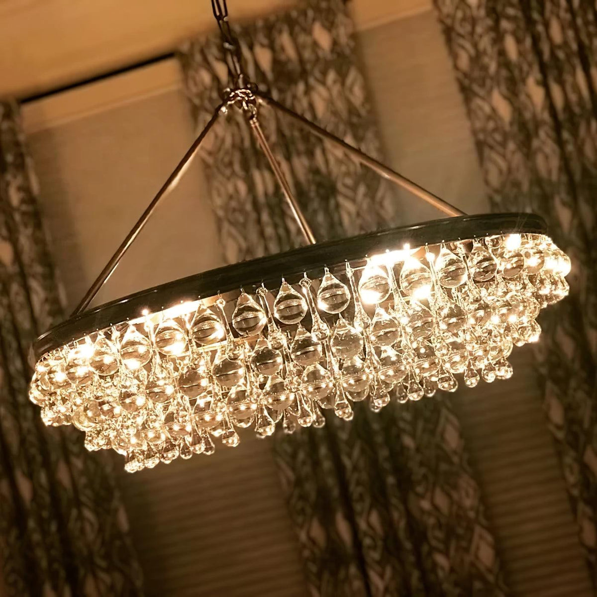 Avelis Postmodern Luxury Unique Tiered Crystal Chandelier