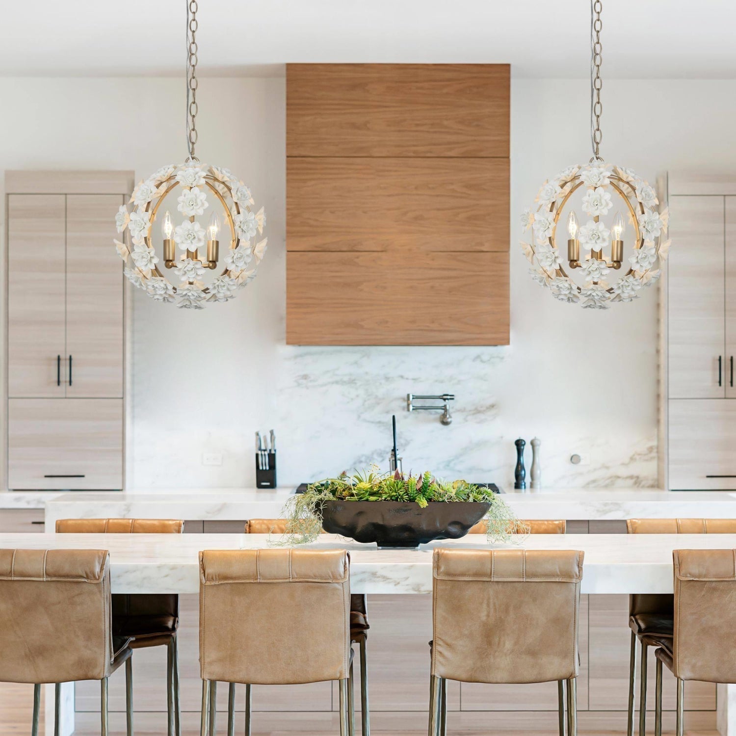 Avenenora Chandelier