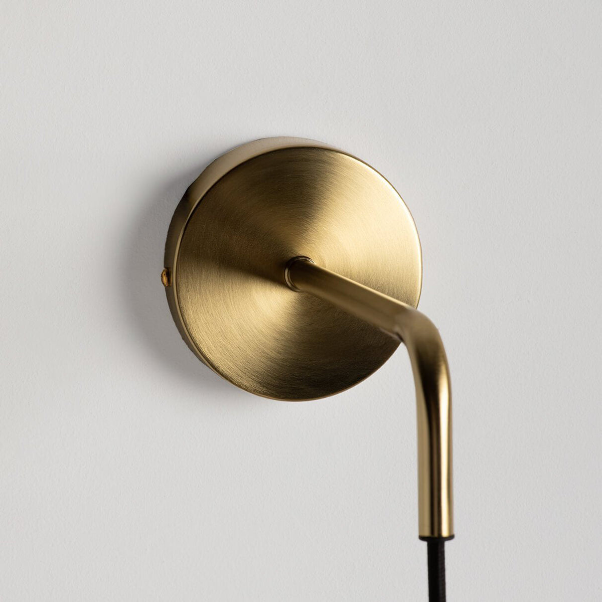 Aveneraria Wall Lamp