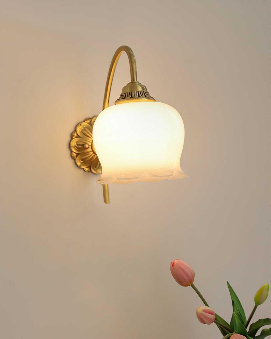 Dazell Art Flower Brass Resin Wall Lamp