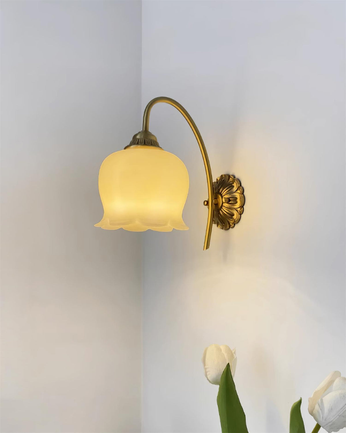 Dazell Art Flower Brass Resin Wall Lamp