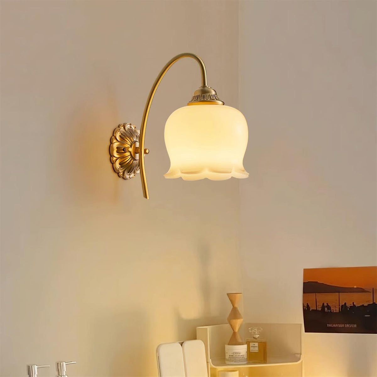 Dazell Art Flower Brass Resin Wall Lamp