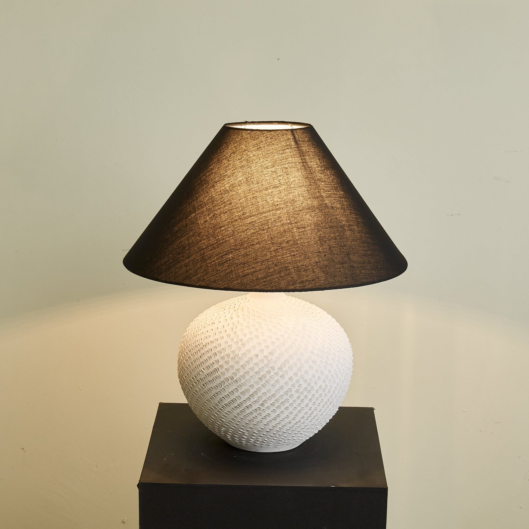Elaarelle Minimalist Ceramics Table Lamp