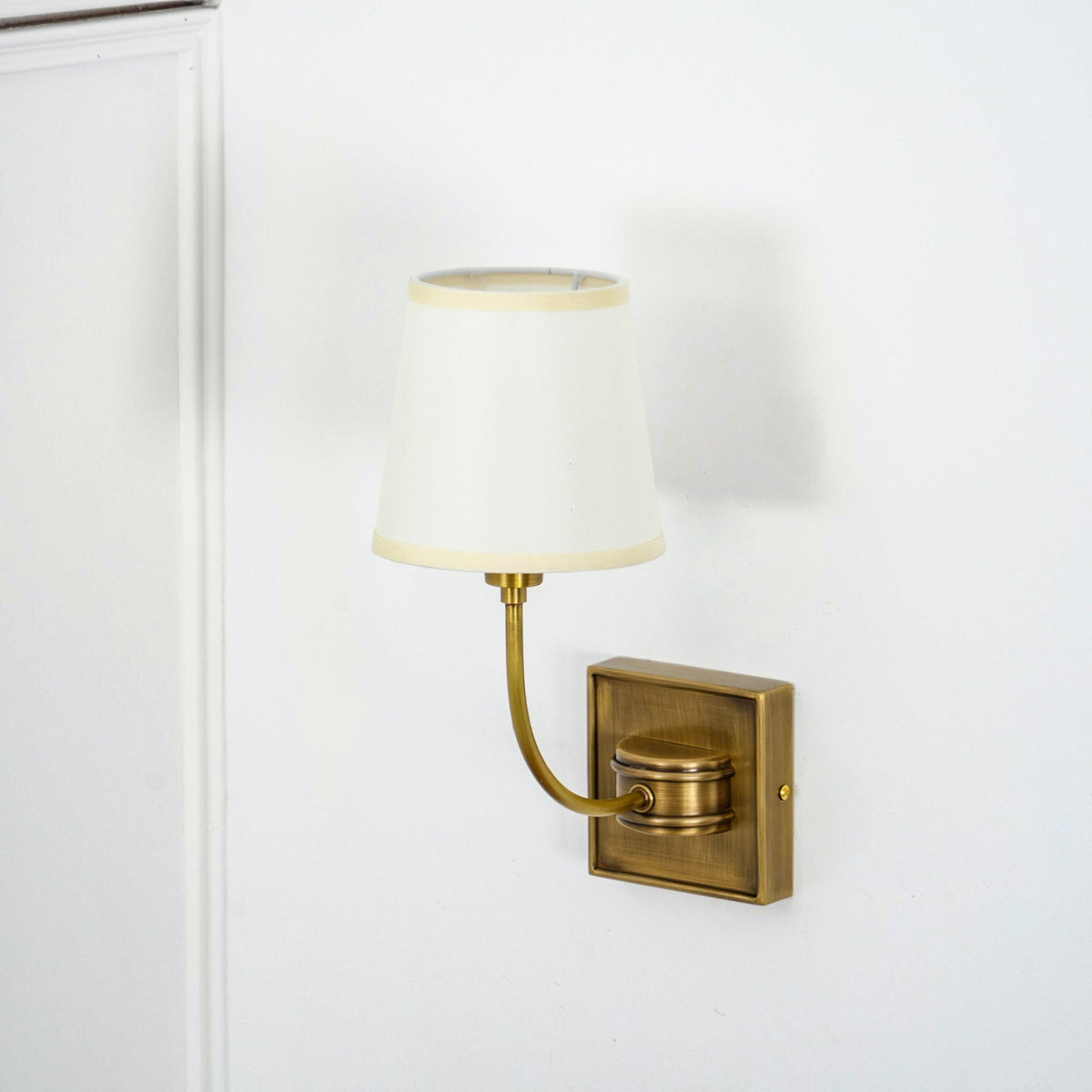 Varen Classic Black Bronze Wall Lamp