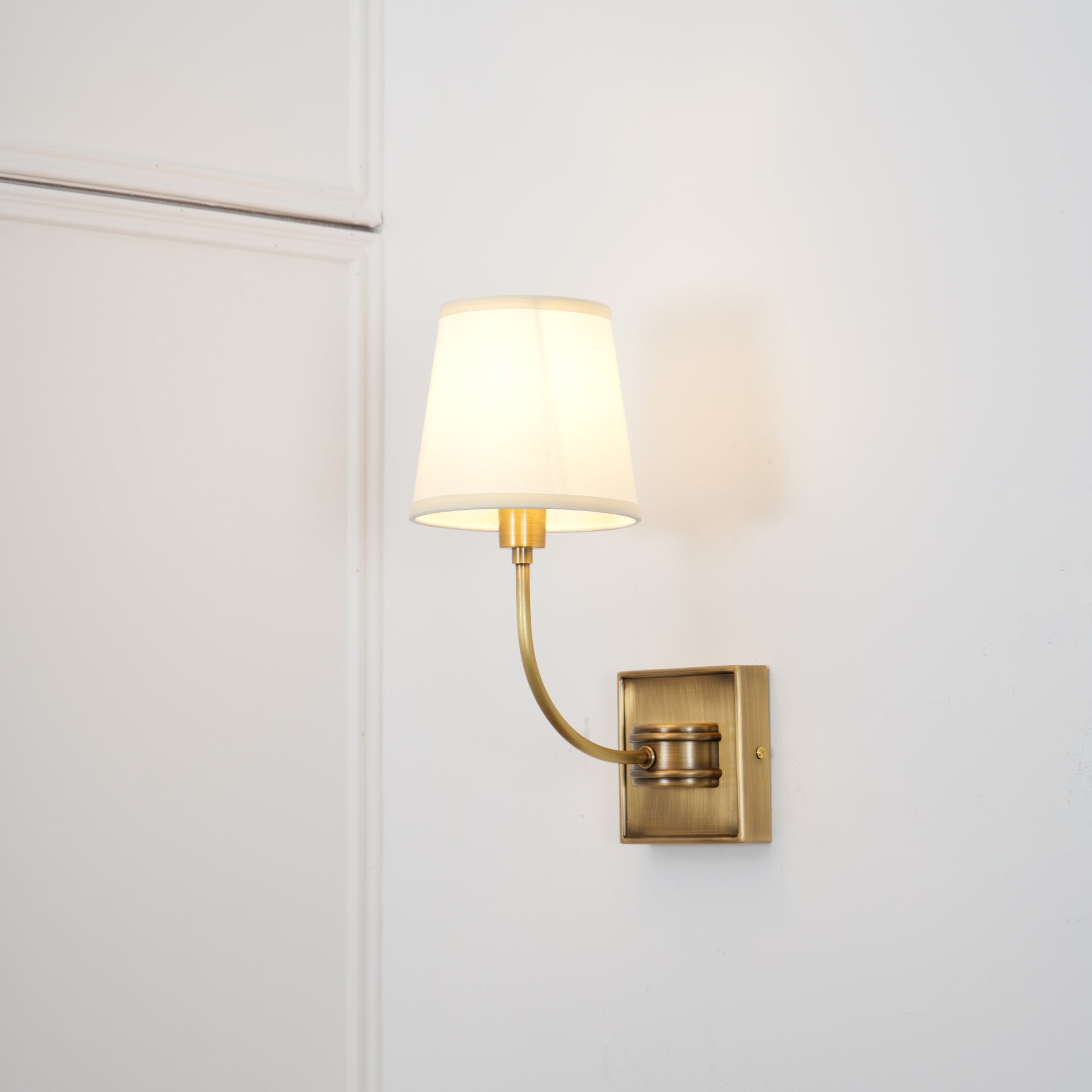 Varen Classic Black Bronze Wall Lamp