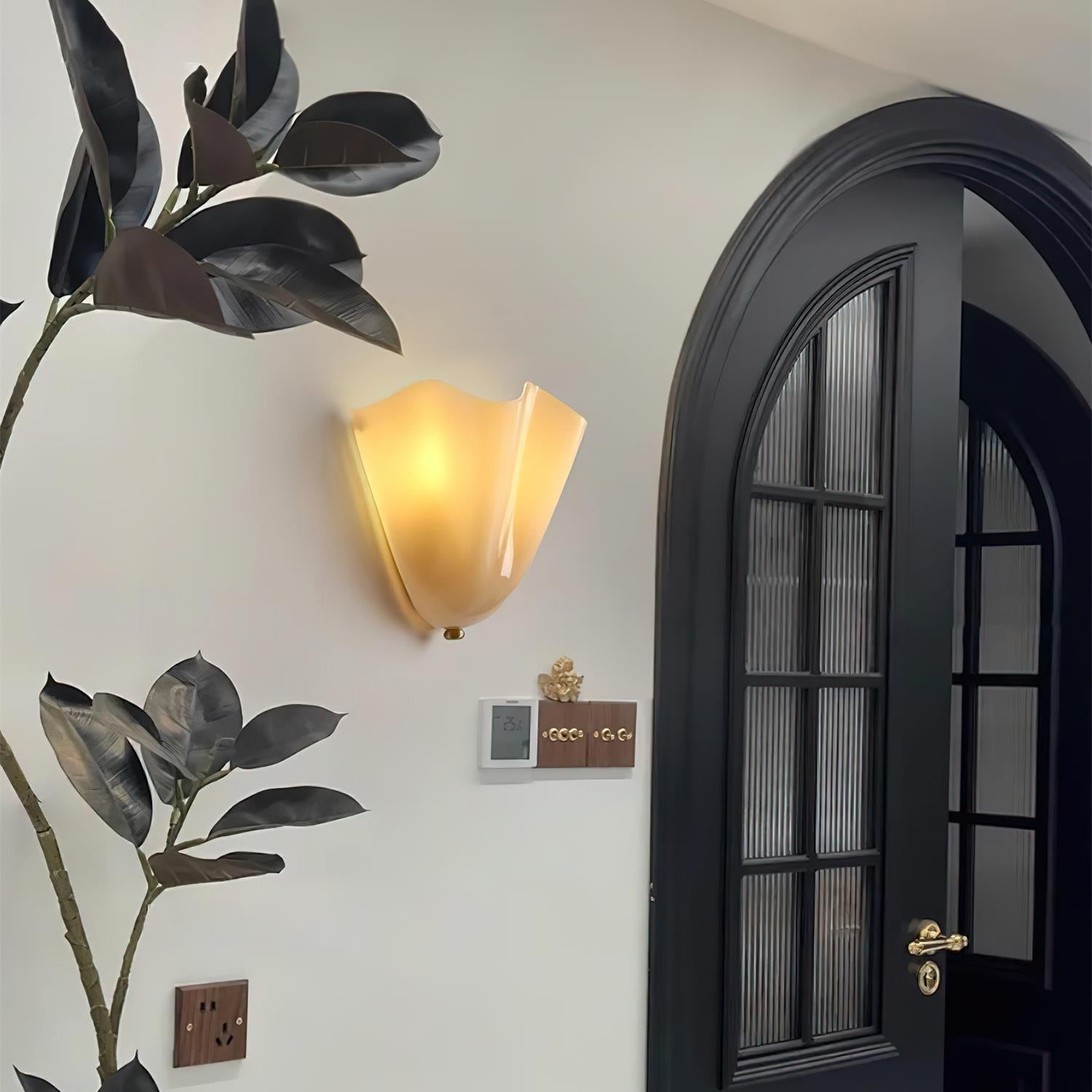 Elara Wall Lamp - Neutral Decor