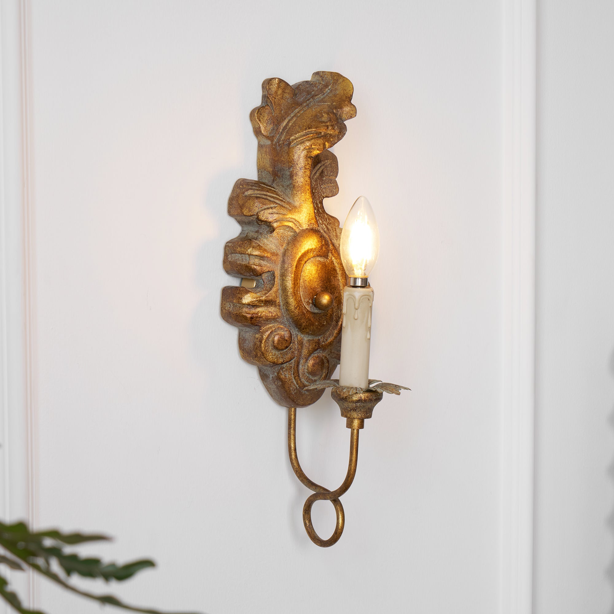 Veda Wood Indoor Wall Lamp