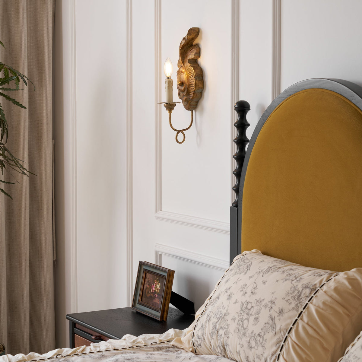 Veda Wood Indoor Wall Lamp