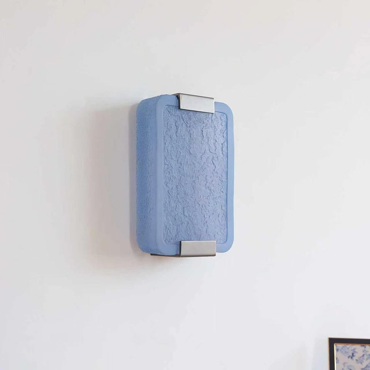 Nirelise Cast Resin Wall Sconce