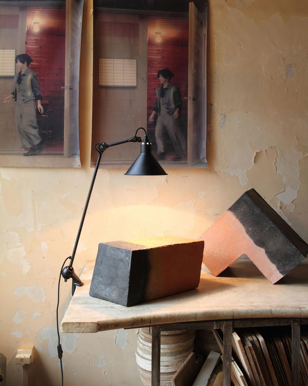 Zethra Minimalist Table Lamp - Neutral Decor