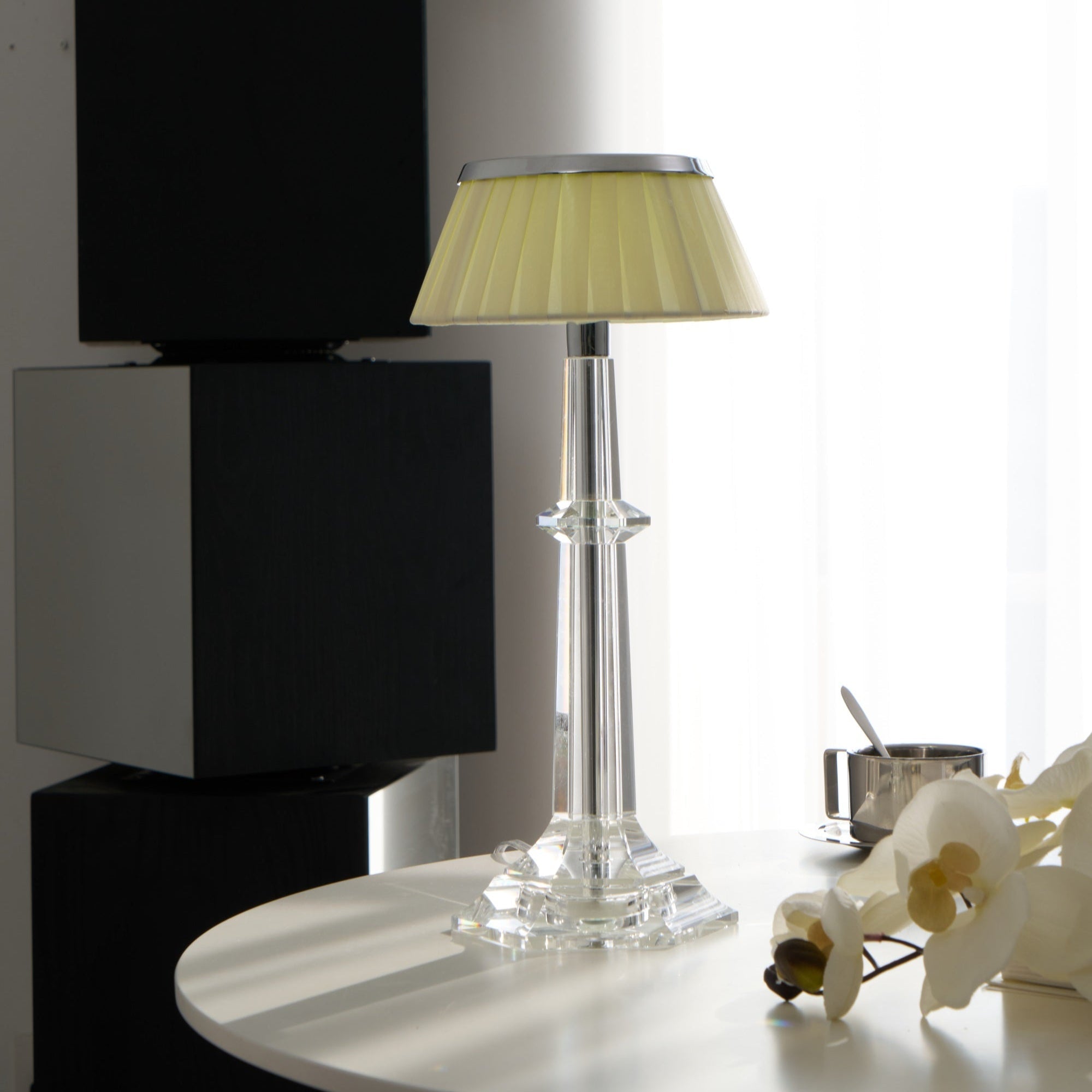 Haloza Fabric Luxurious Table Lamp