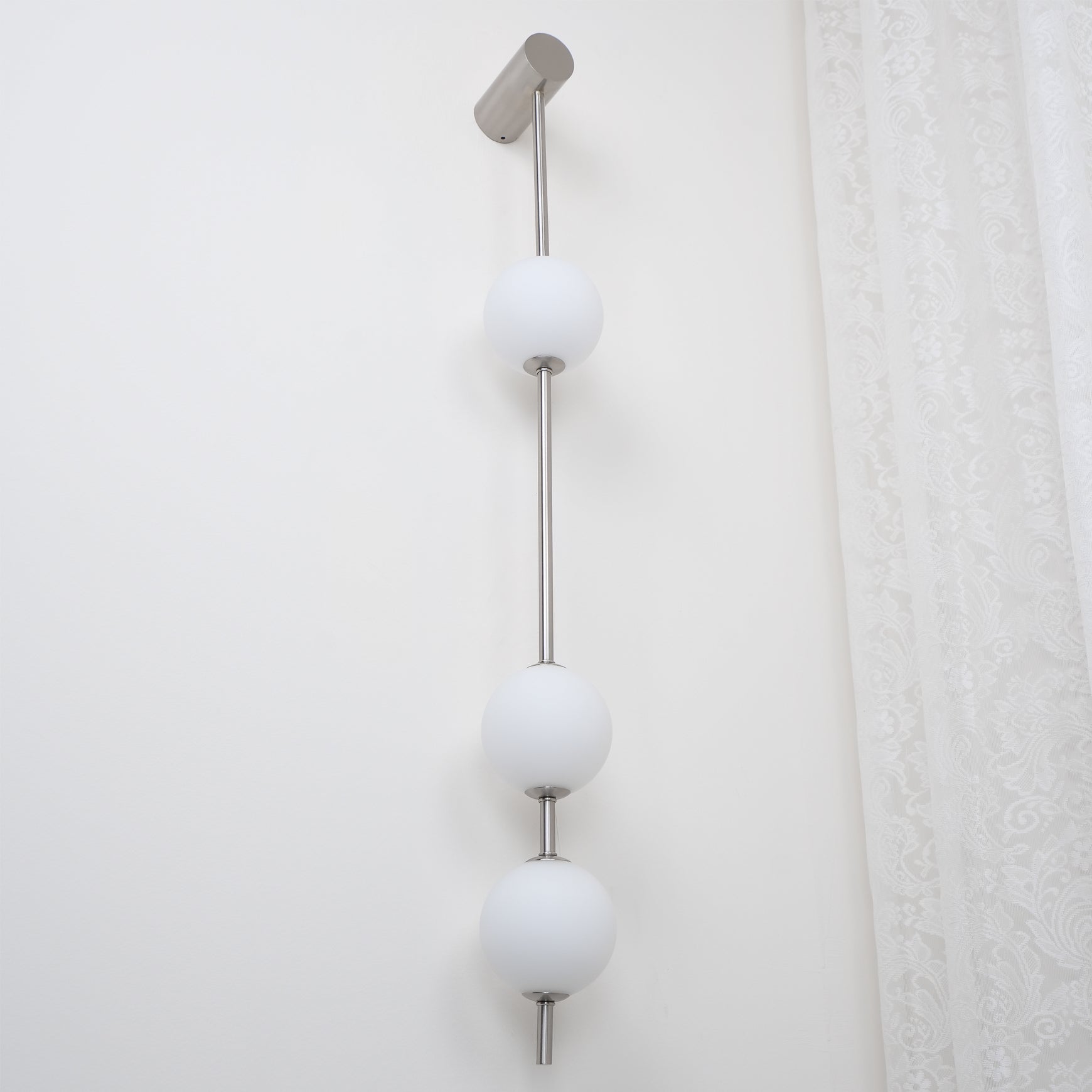 Lustra Wall Lamp Vertical Balls Brass - Neutral Decor
