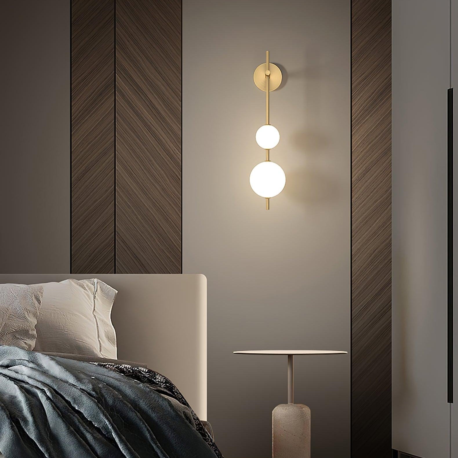 Ilraeia Vertical Globe Plug-in Wall Lamp