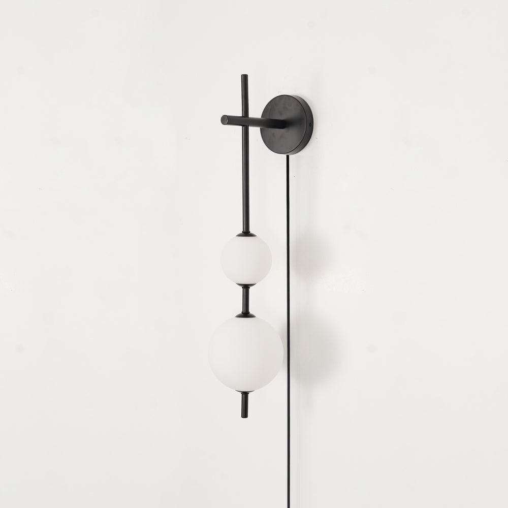 Ilraeia Vertical Globe Plug-in Wall Lamp