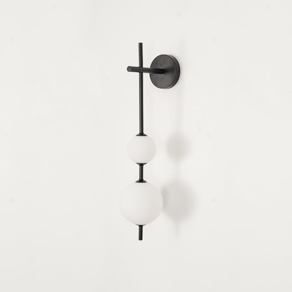 Ilraeia Vertical Globe Plug-in Wall Lamp