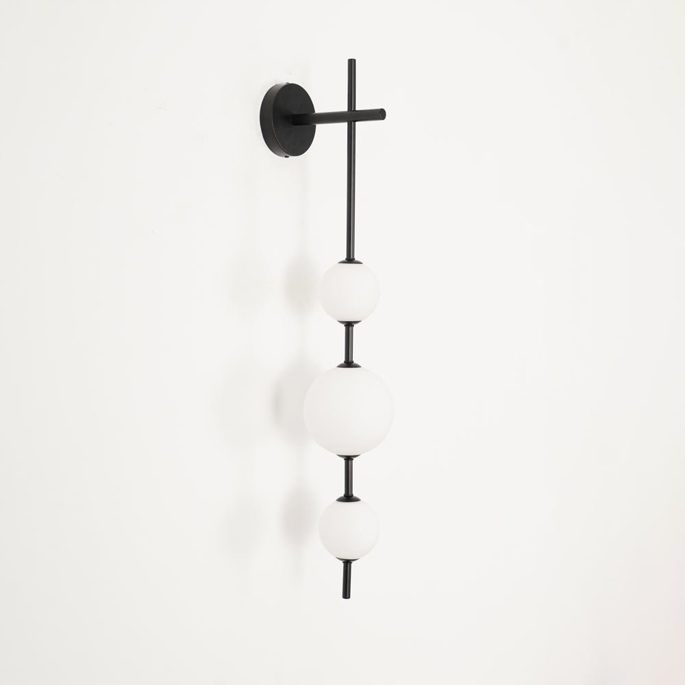 Ilraeia Vertical Globe Plug-in Wall Lamp