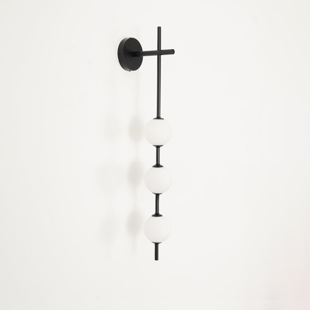 Ilraeia Vertical Globe Plug-in Wall Lamp