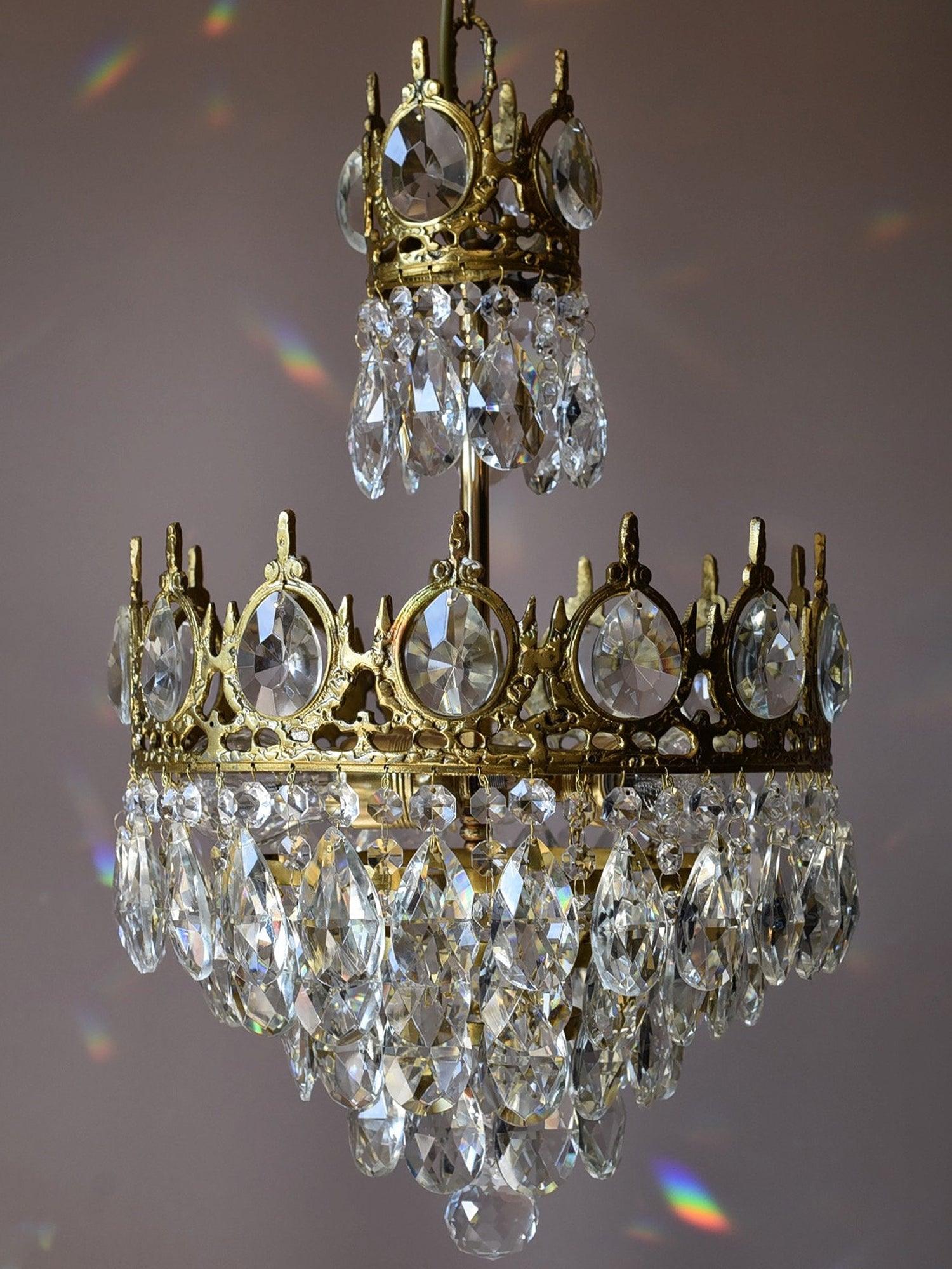Luxeian Vintage Crystal Chandelier