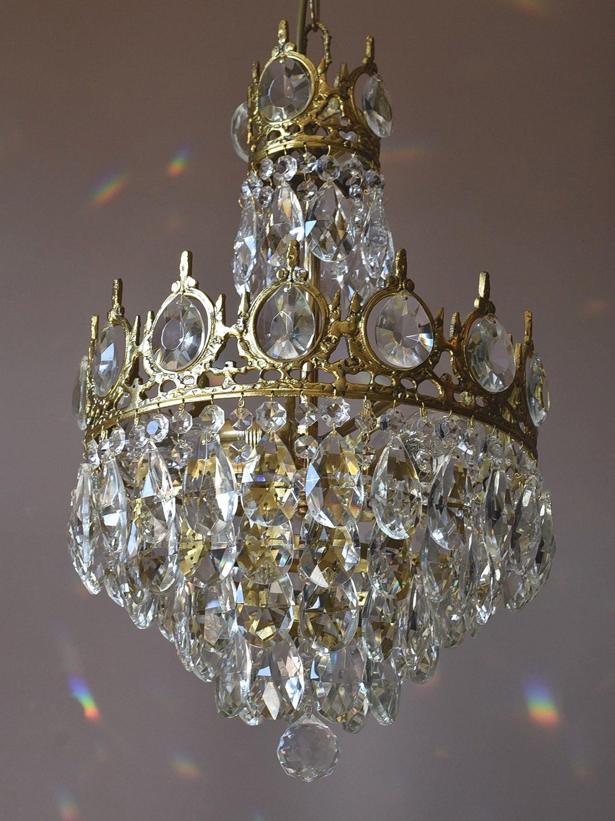 Luxeian Vintage Crystal Chandelier