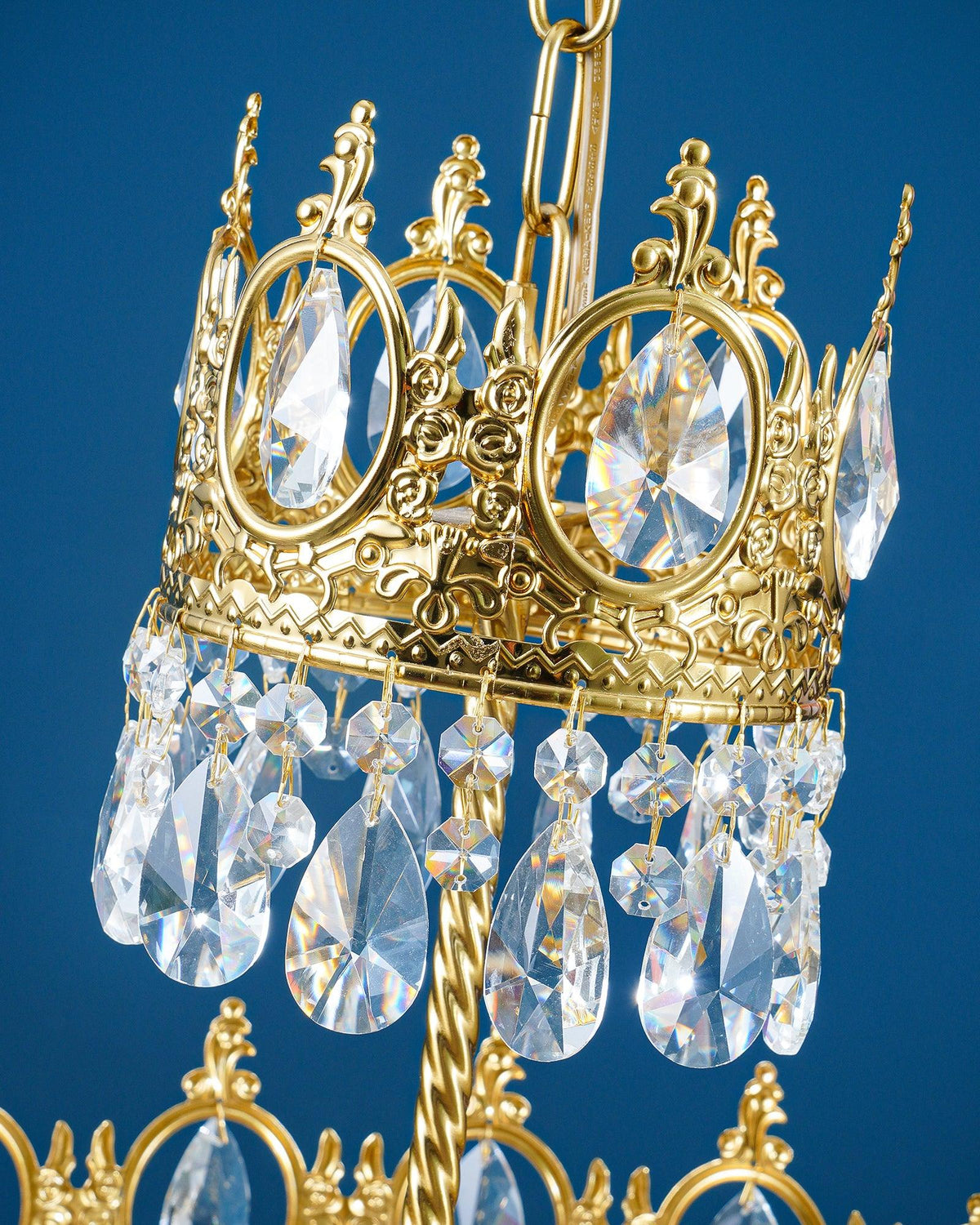 Luxeian Vintage Crystal Chandelier