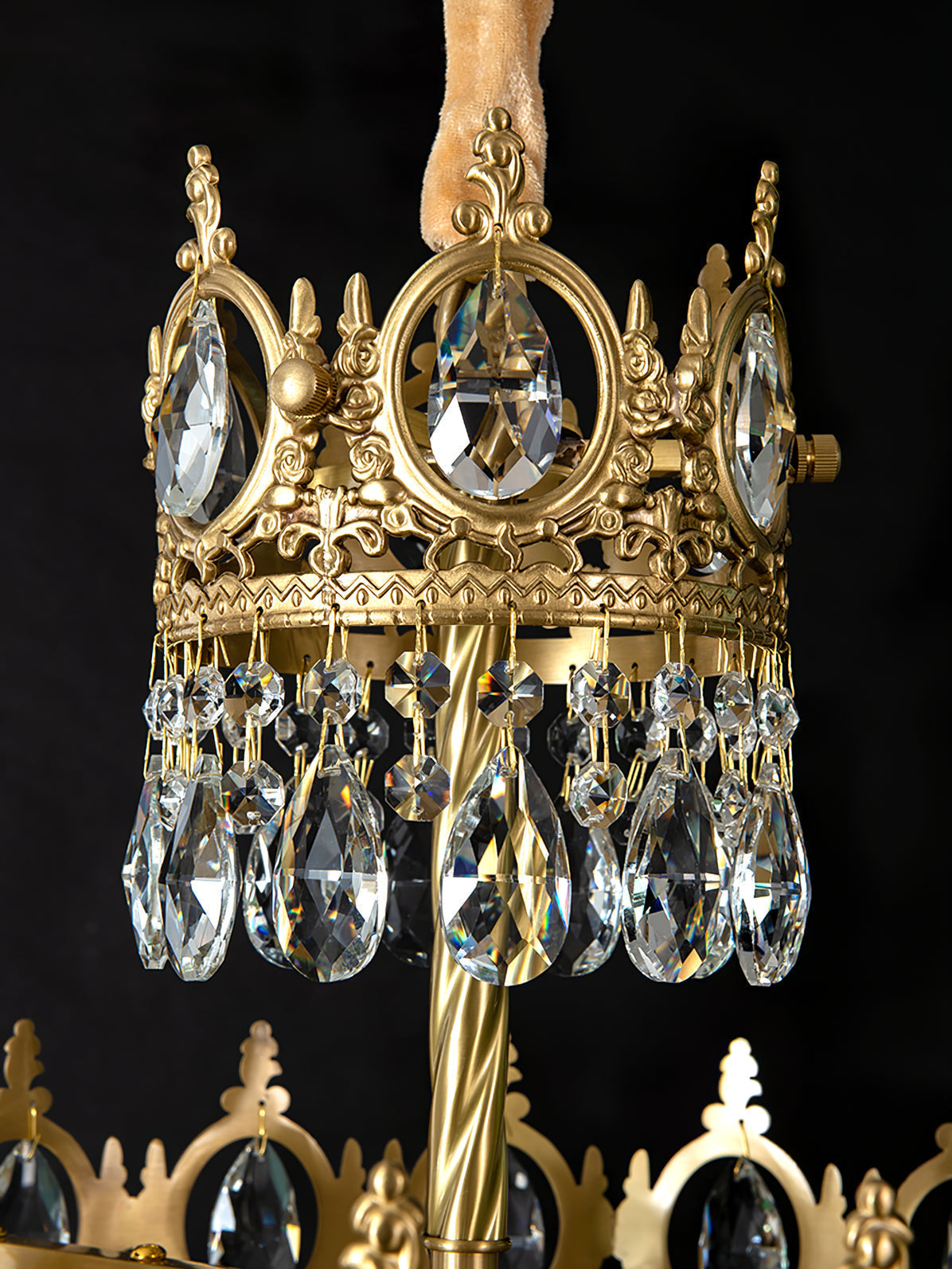 Luxeian Vintage Crystal Chandelier