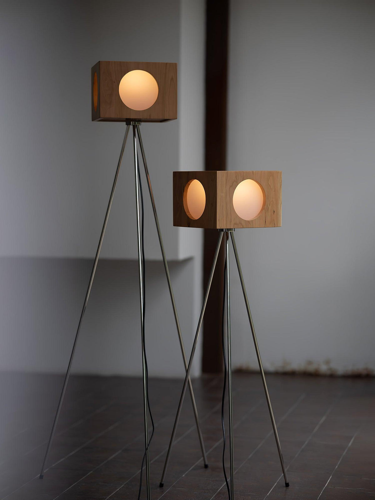 OrbitBox Vintage Camera Floor Lamp