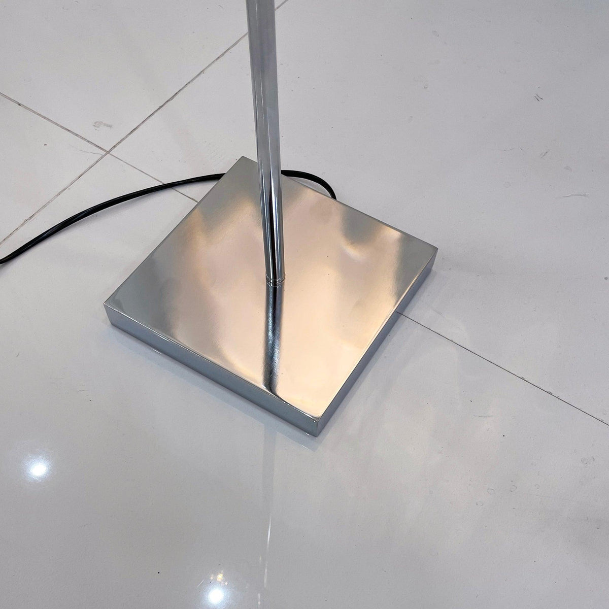Receiv Steel Floor Lamp