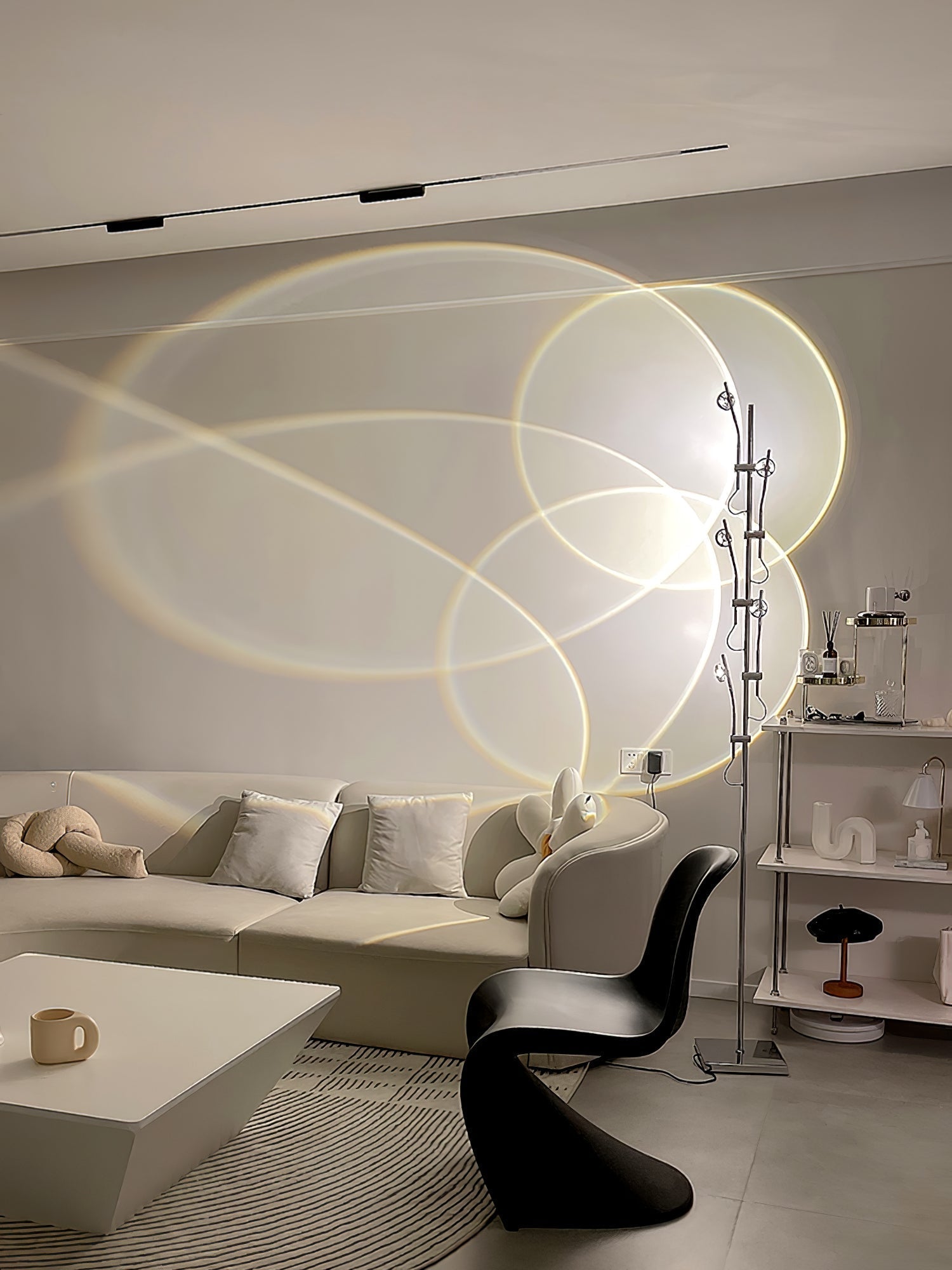 Receiv Steel Floor Lamp